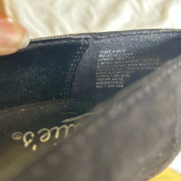 Candie’s Black Heels: Size 8 - Picture 6 of 6